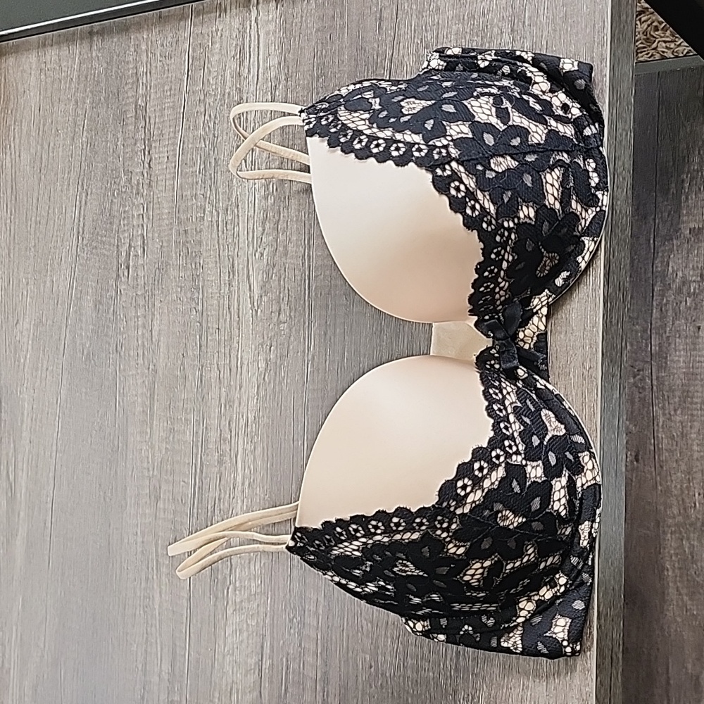 34DD Victoria's Secret Bra